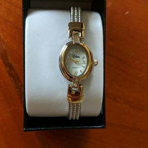 NWT Viviani 2 tone teardrop link ladies watch